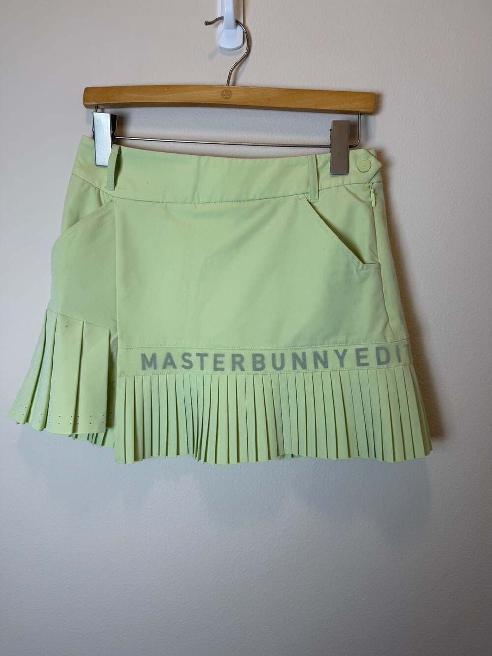 Master Bunny Edition Women Green Pleated Asymmetrical Golf Skirt Size 1